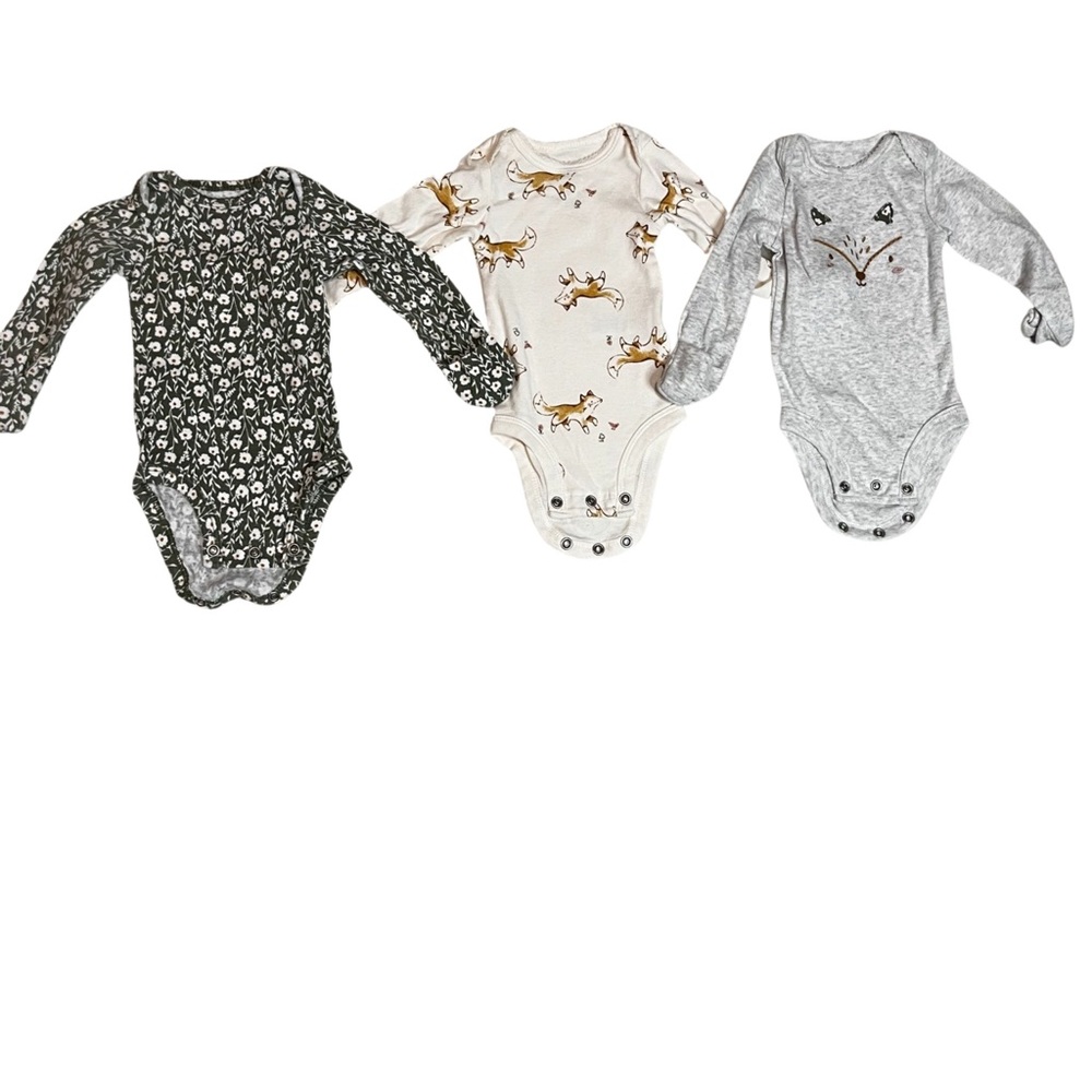 *5/25* Carters Long Sleeve Onesies Newborn Bundle